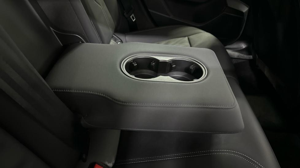 Rear Armrest/ Cup Holder