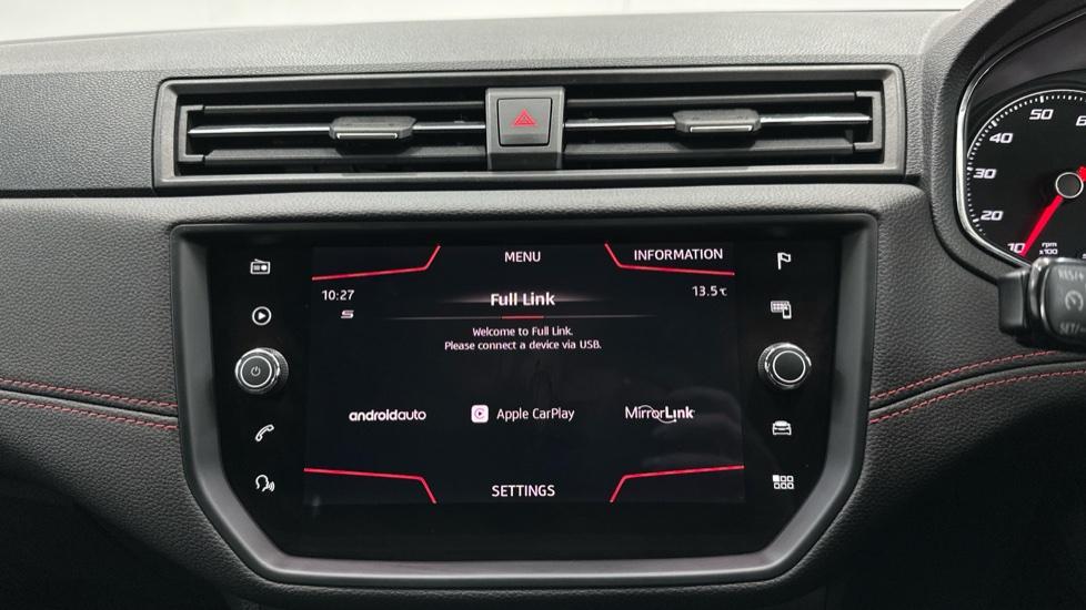 Apple Car Play & Android Auto