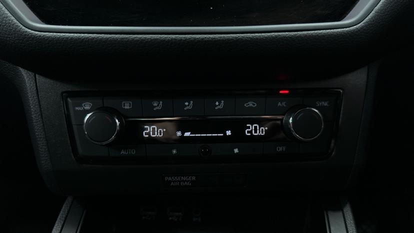 Air Conditioning / Dual Climate Control 