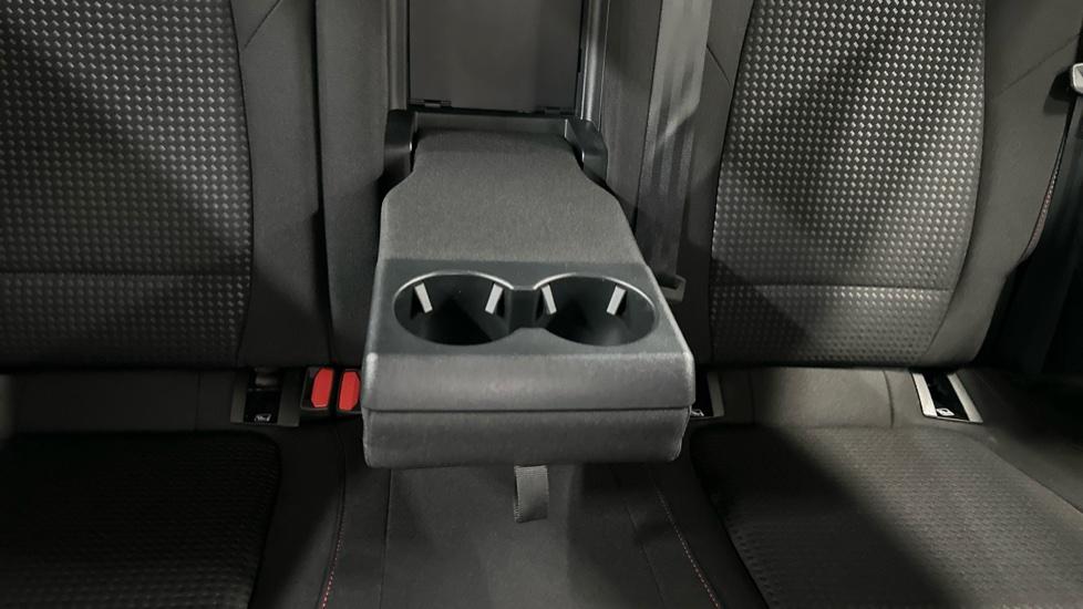 Rear Armrest/ Cup Holder