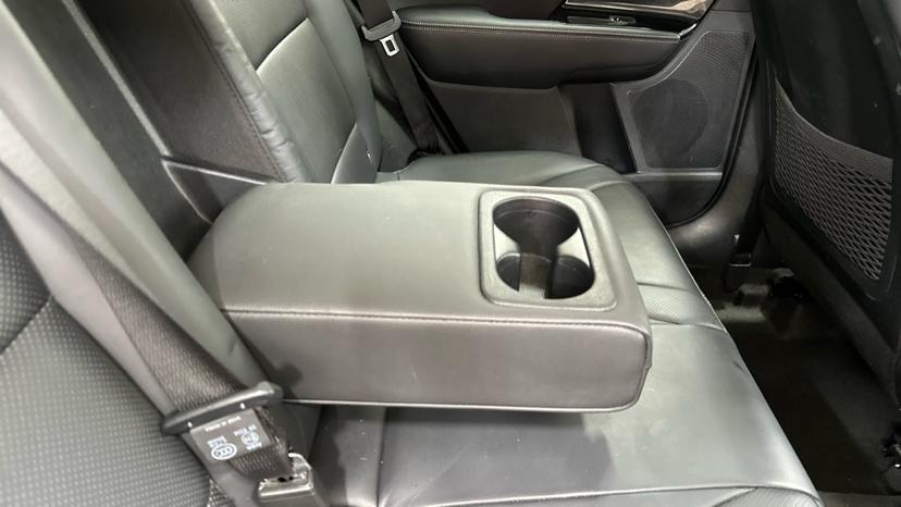 Rear Armrest/ Cup Holder