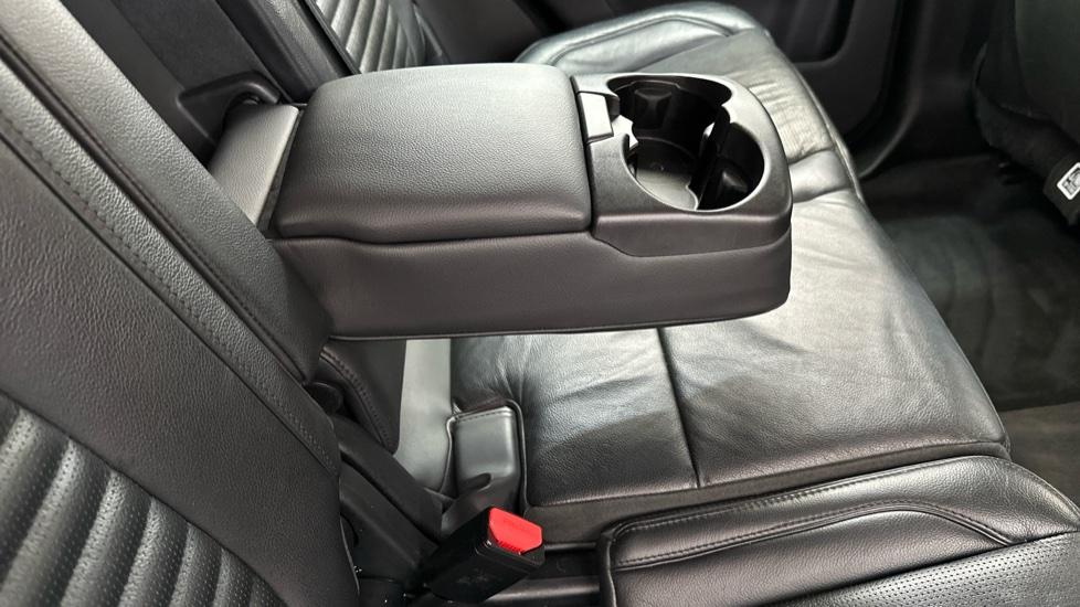 Rear Armrest/ Cup Holder