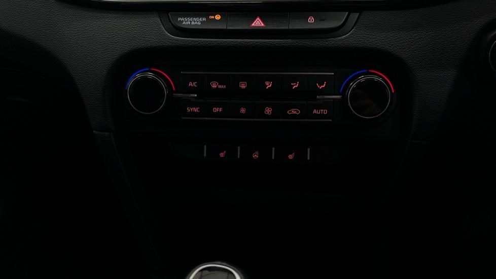 Air Conditioning /Dual Climate Control 