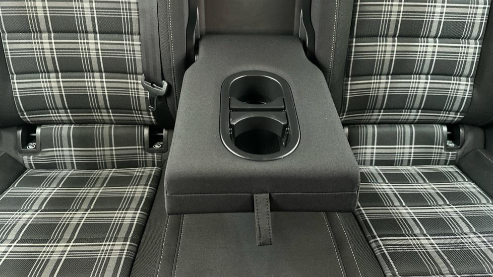 Rear Armrest/ Cup Holder