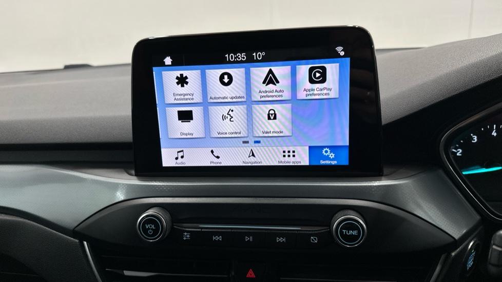 Apple Car Play & Android Auto