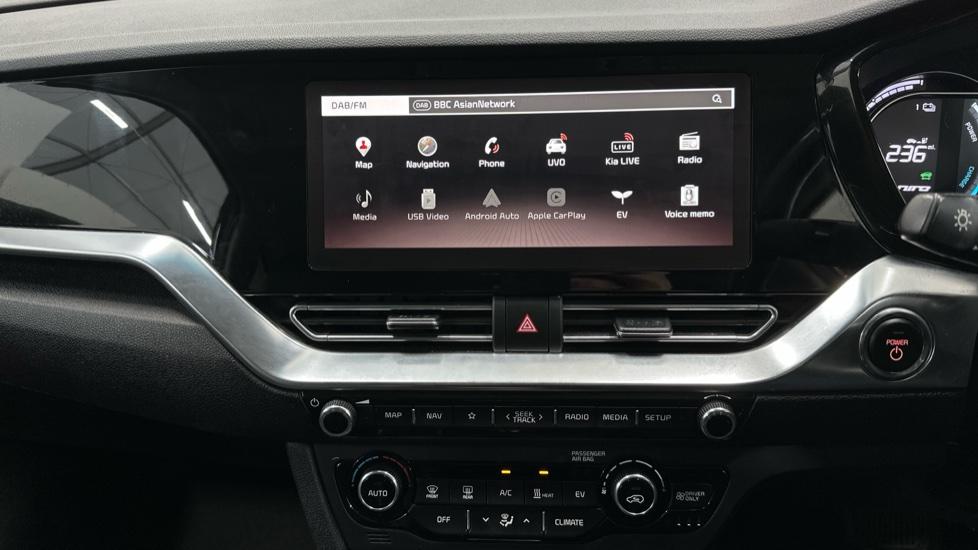 Apple Car Play & Android Auto