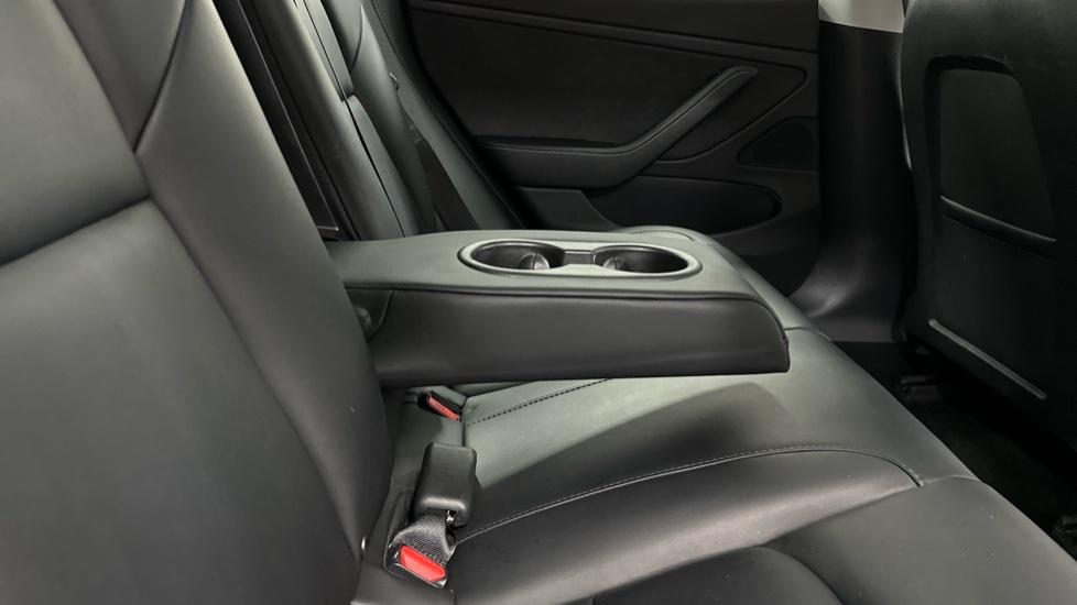 Rear Armrest/ Cup Holder