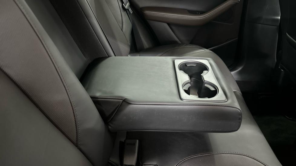 Rear Armrest/ Cup Holder