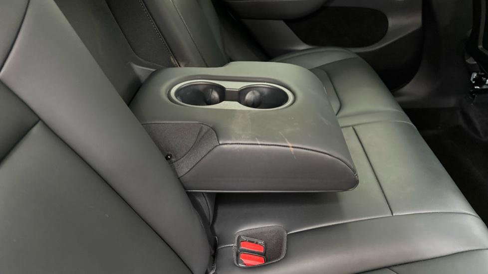 Rear Armrest/ Cup Holder