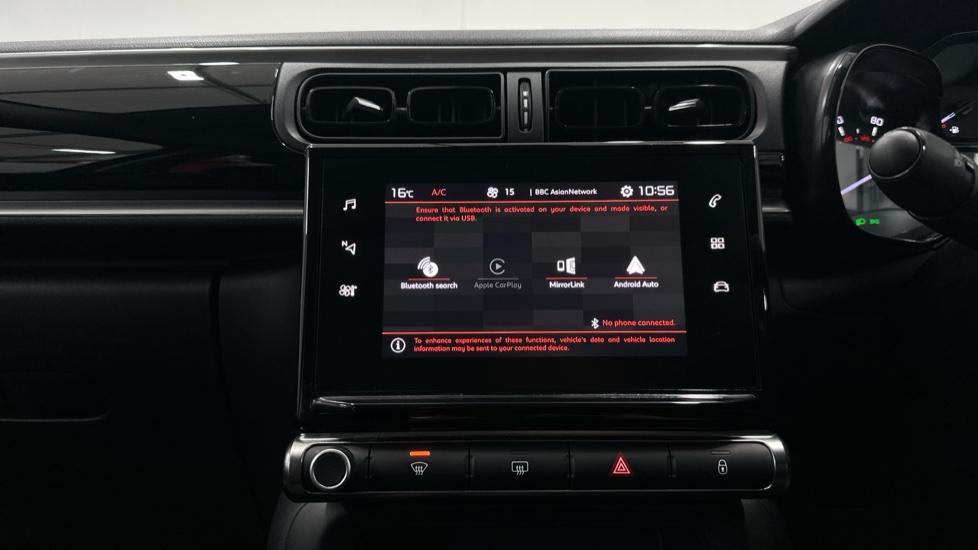 Bluetooth / Apple CarPlay / Android Auto 