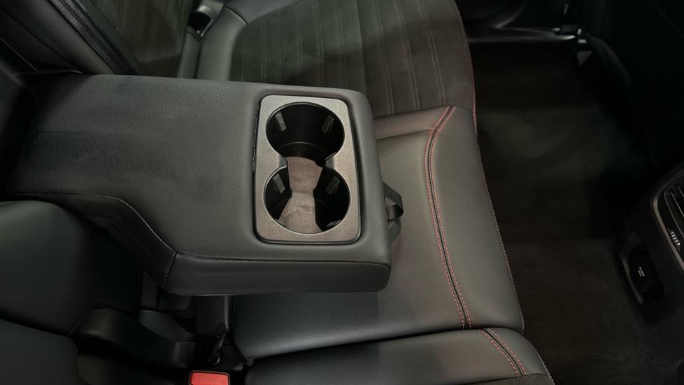 Rear Armrest/ Cup Holder