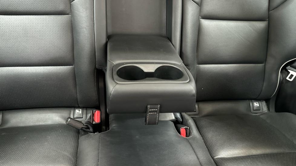 Rear Armrest/ Cup Holder