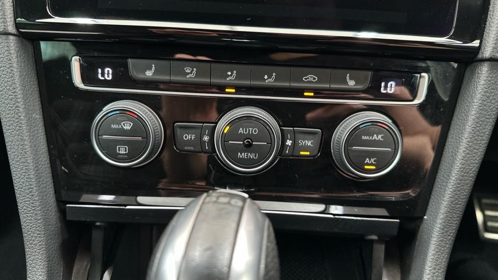 Air Conditioning /Dual Climate Control 