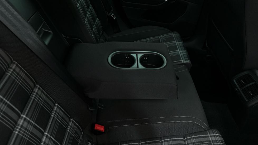 Rear Armrest/ Cup Holder