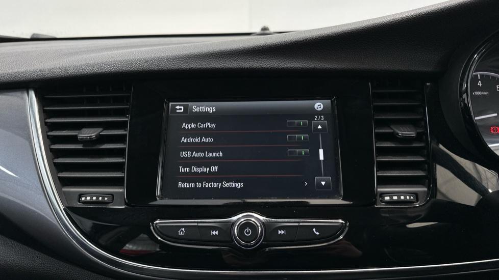 Apple Car Play & Android Auto