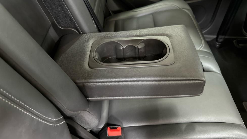 Rear Armrest/ Cup Holder