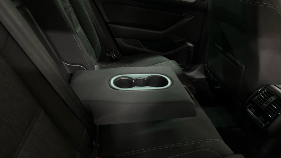 Rear Armrest/ Cup Holder