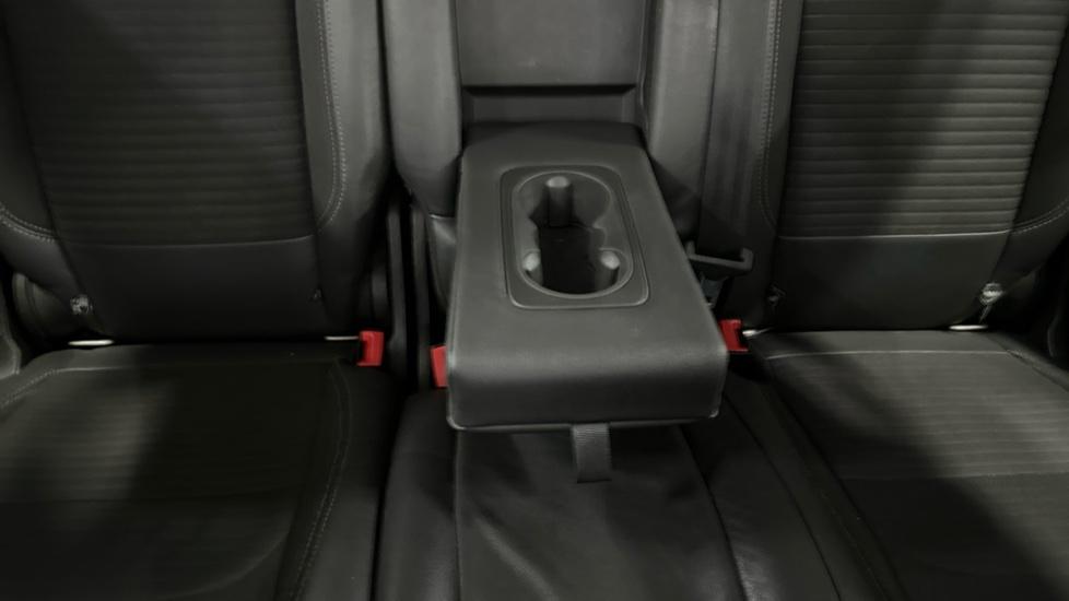 Rear Armrest/ Cup Holder