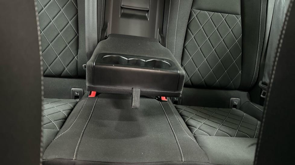 Rear Armrest/ Cup Holder