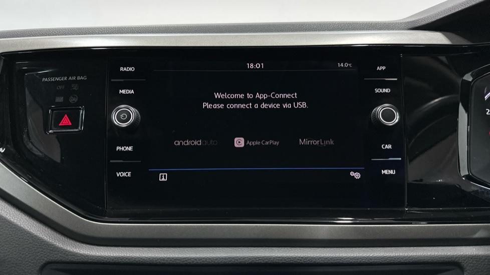 Apple Car Play & Android Auto