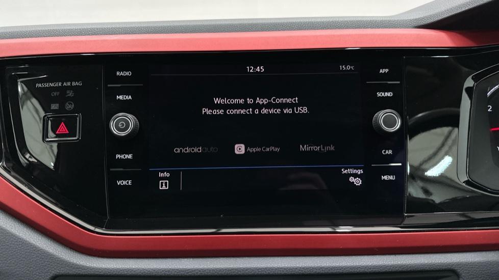 Apple Car Play & Android Auto