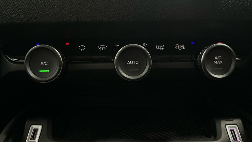 Air Conditioning /Dual Climate Control 