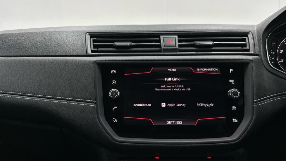 Apple Car Play & Android Auto