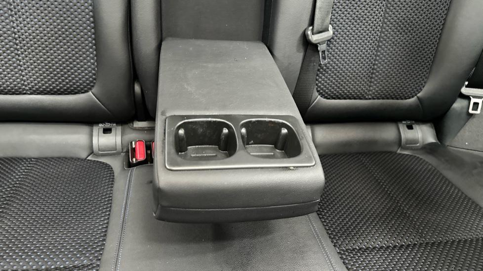 Rear Armrest/ Cup Holder