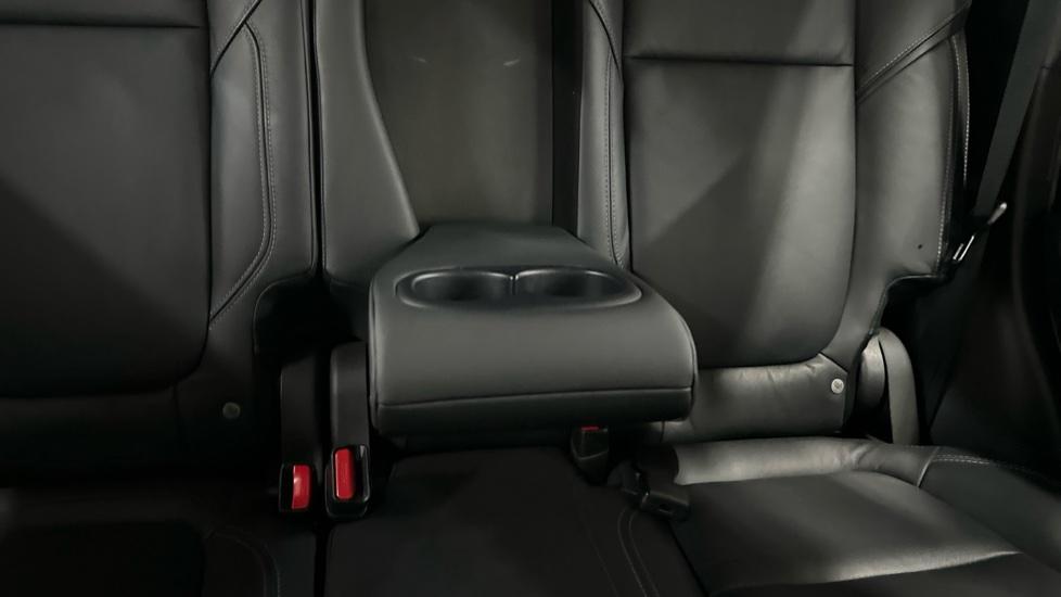 Rear Armrest/ Cup Holder