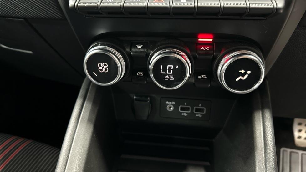 Air Conditioning /Dual Climate Control 