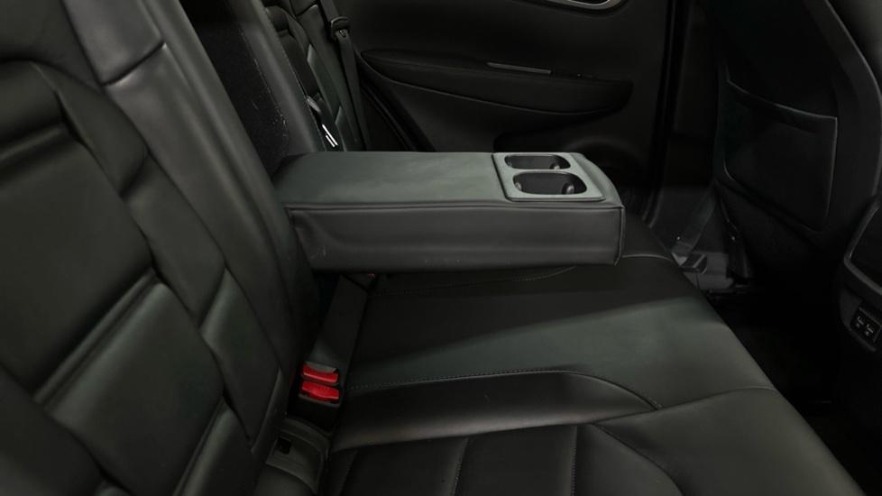 Rear Armrest/ Cup Holder