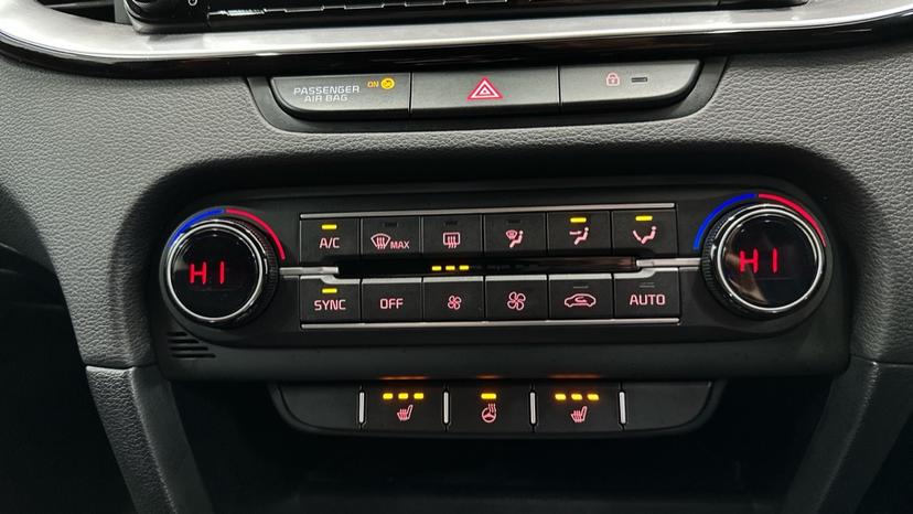 Air Conditioning /Dual Climate Control 