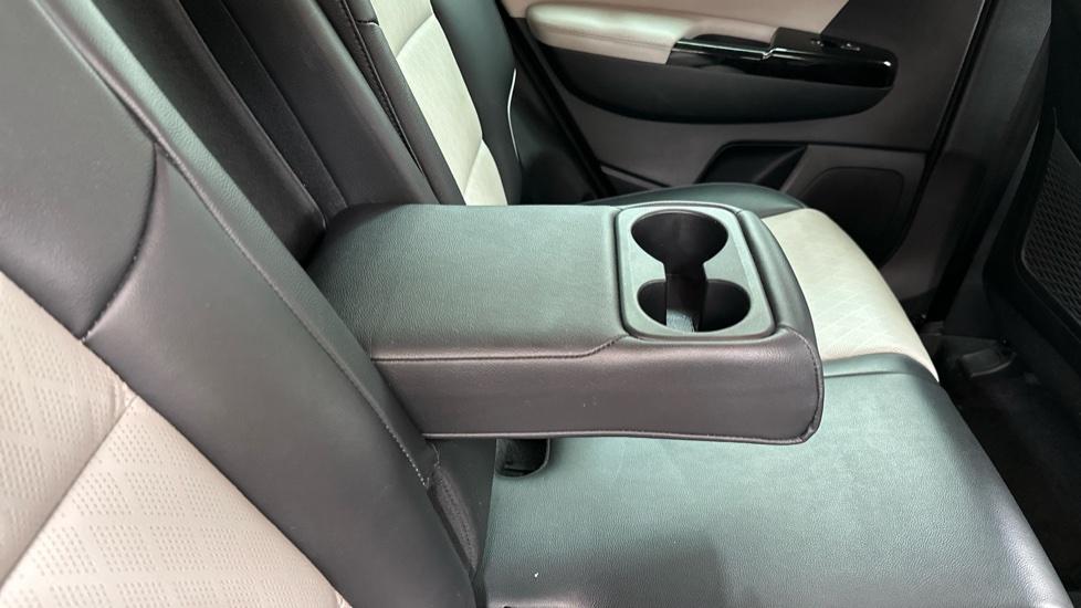 Rear Armrest/ Cup Holder