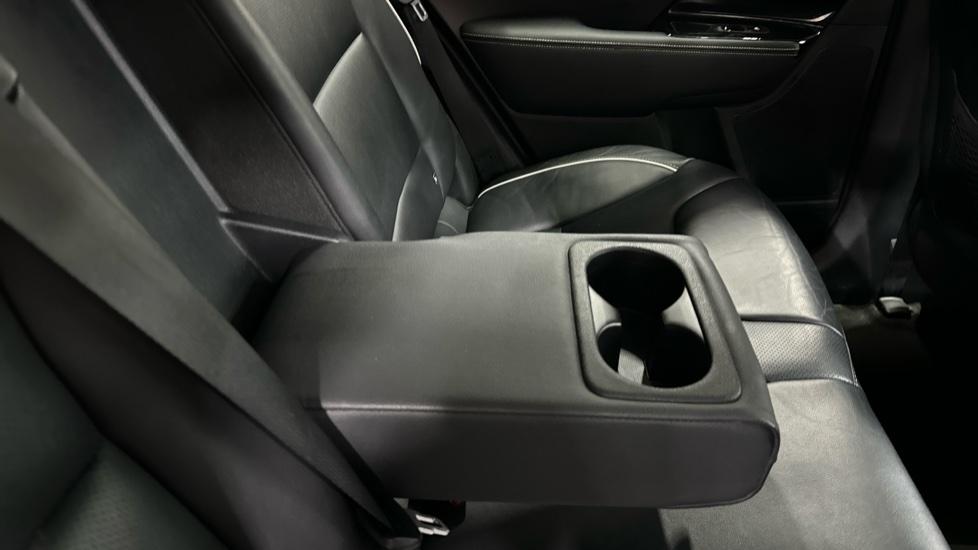 Rear Armrest/ Cup Holder