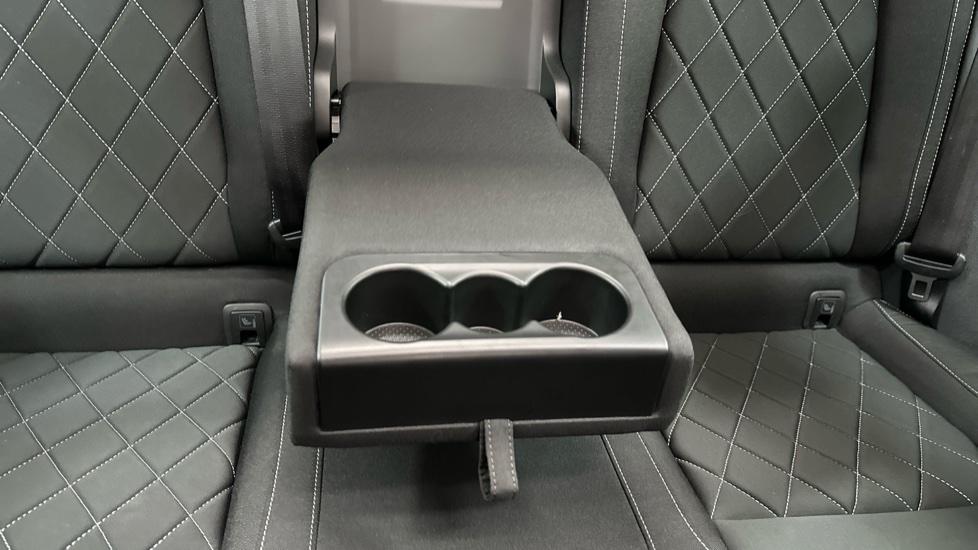 Rear Armrest/ Cup Holder