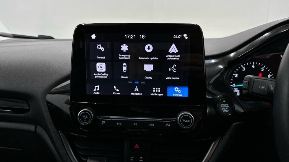 Apple Car Play & Android Auto