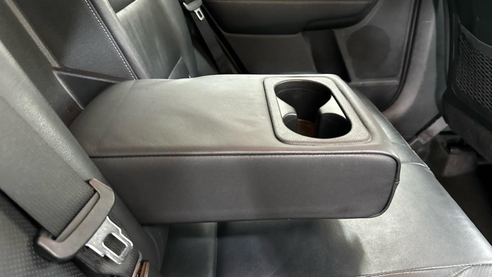 Rear Armrest/ Cup Holder