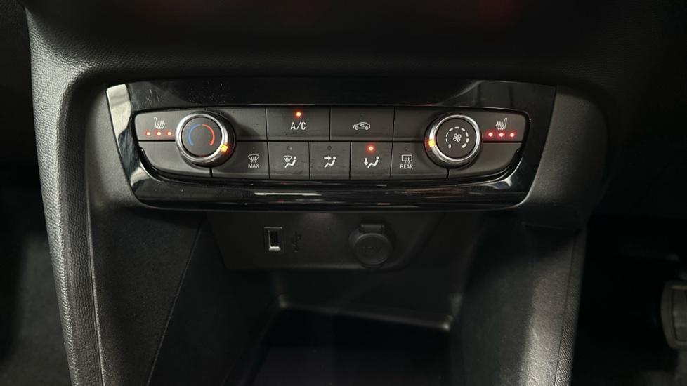 Air Conditioning  / Heated Seats 