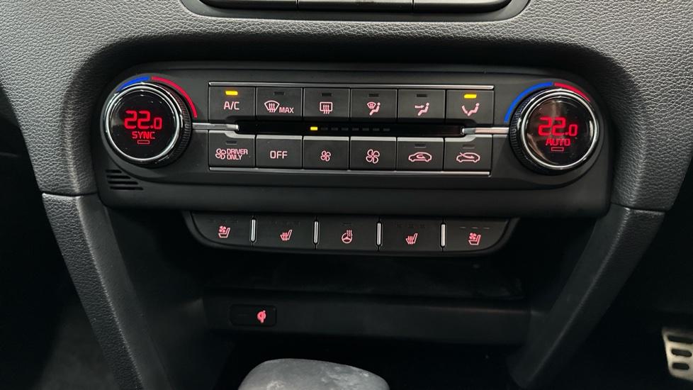 Dual Climate Control / Air Conditioning 