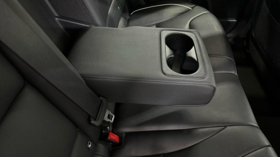 Rear Armrest/ Cup Holder