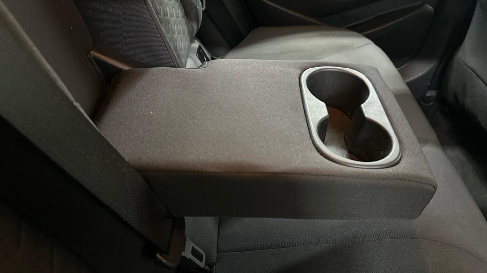 Rear Armrest/ Cup Holder