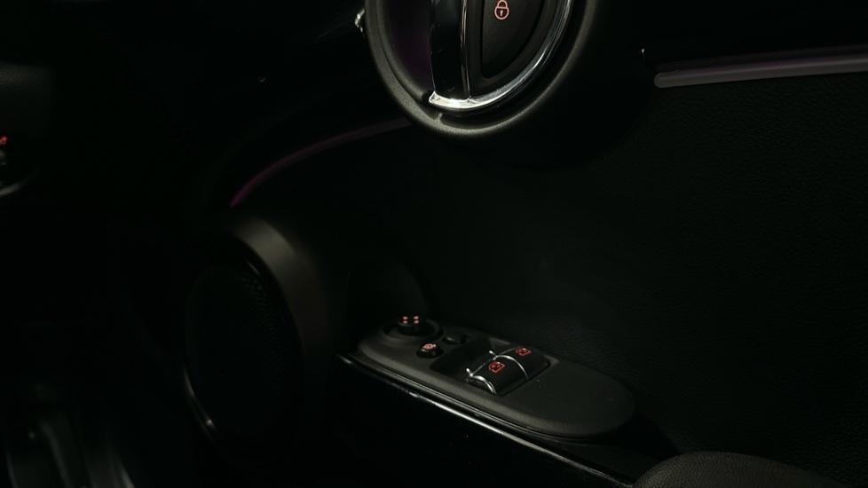 Electric Windows / Wing Mirrors/ Ambient Lighting  