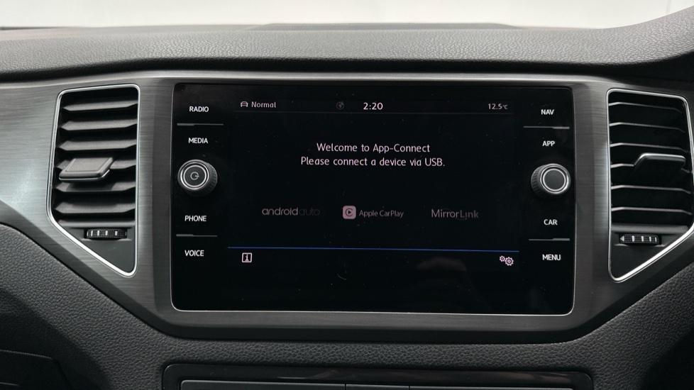 Apple Car Play & Android Auto