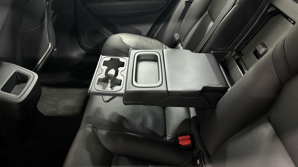 Rear Armrest/ Cup Holder