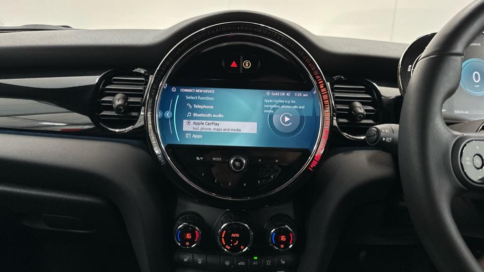 Apple Car Play & Android Auto