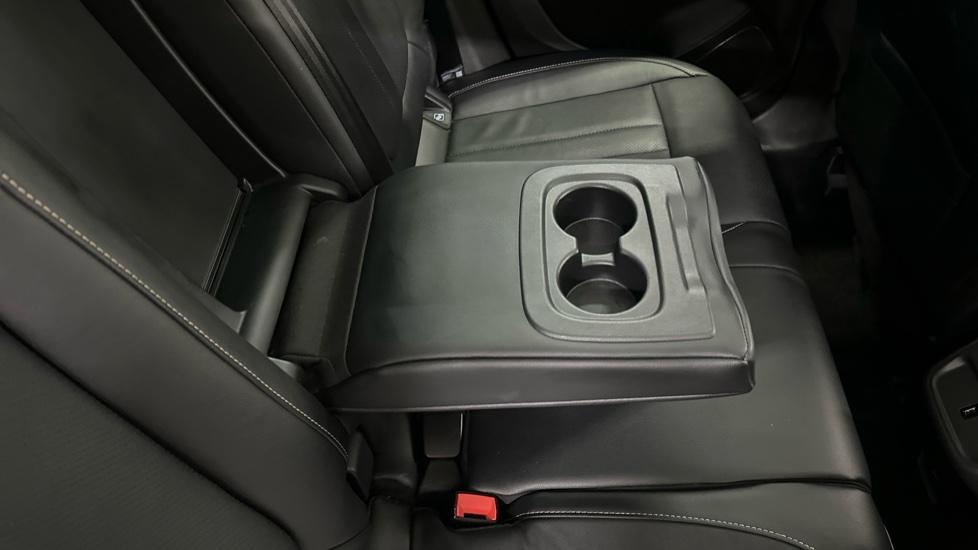 Rear Armrest/ Cup Holder