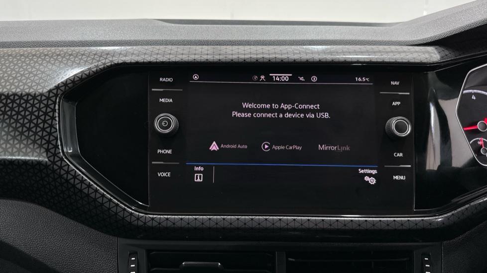 Apple Car Play & Android Auto