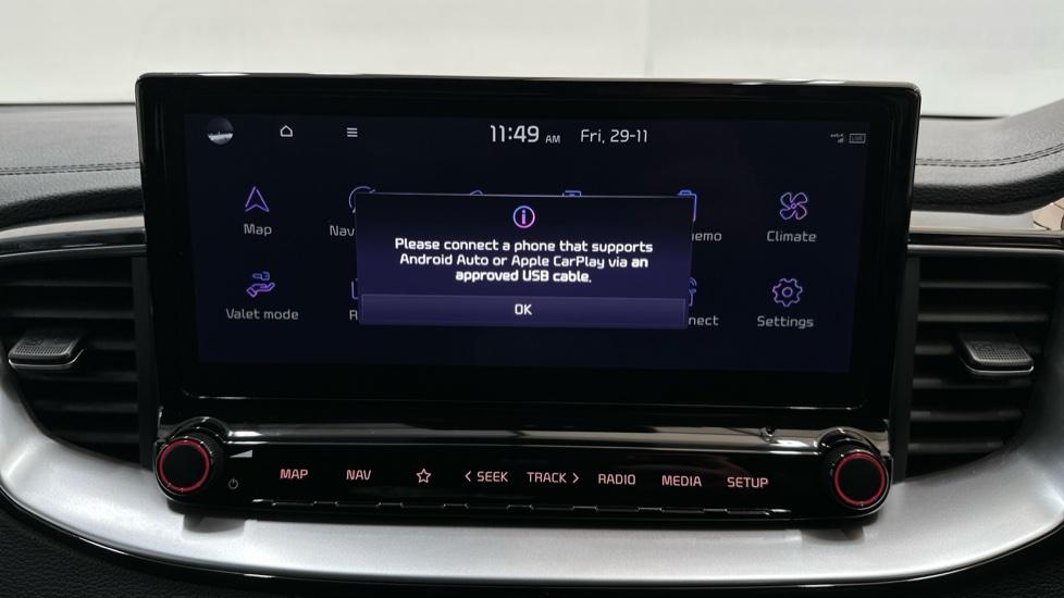 Apple Car Play & Android Auto