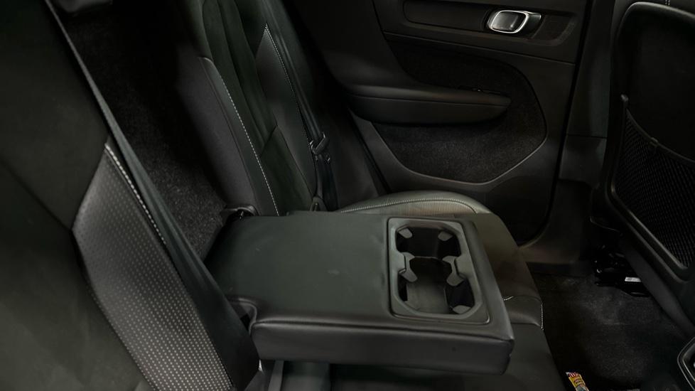 Rear Armrest/ Cup Holder