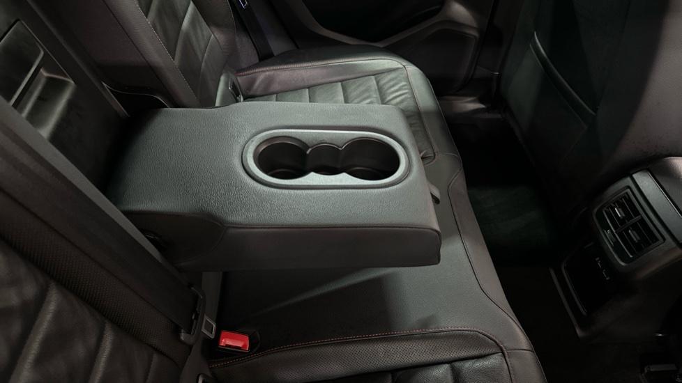 Rear Armrest/ Cup Holder